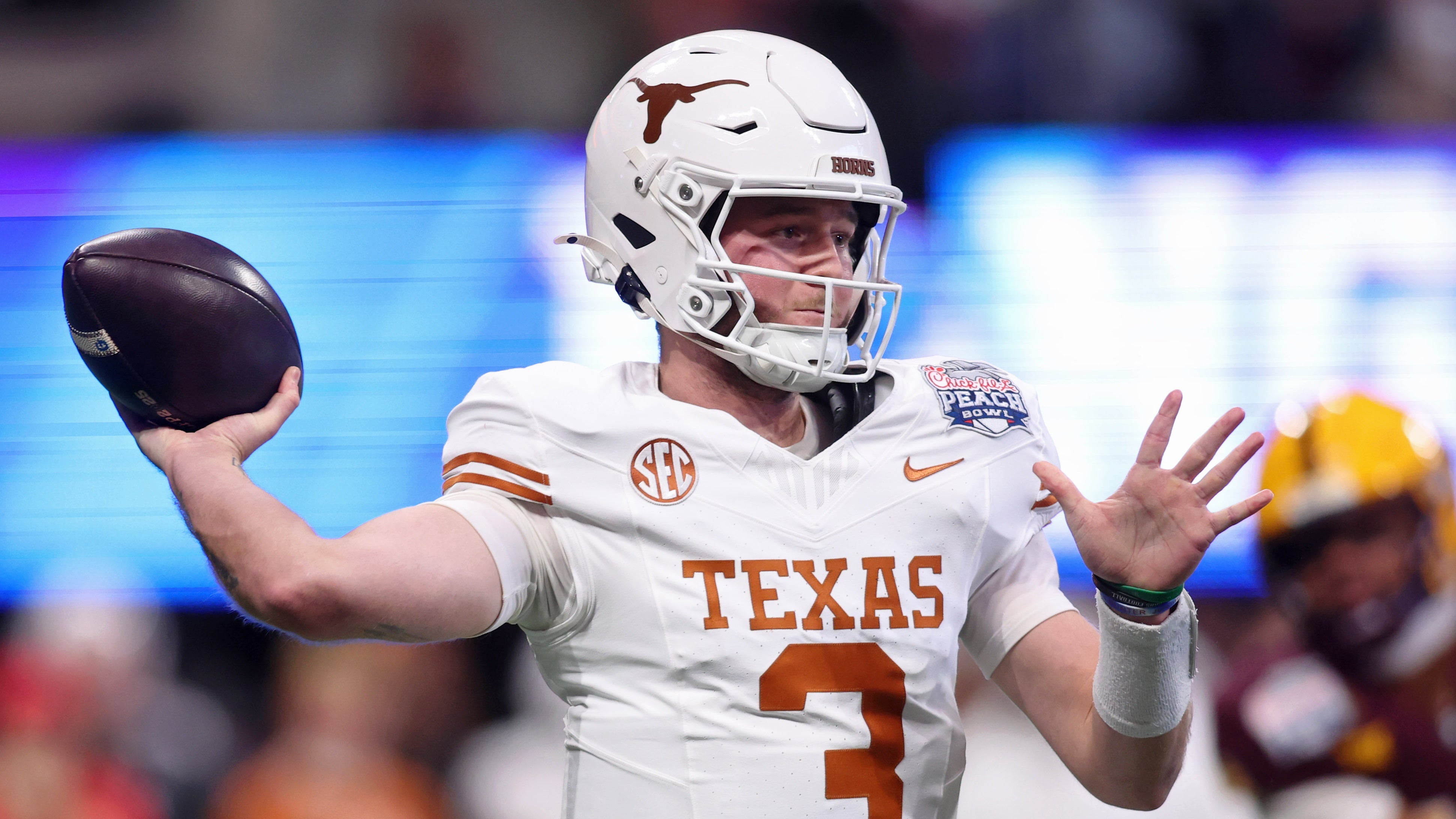 靠其优秀的 靠其优秀的